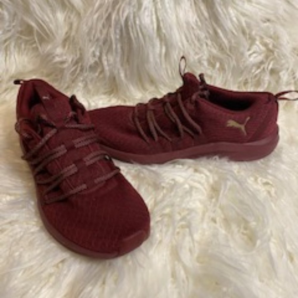 Women's Puma Tennis Shoes